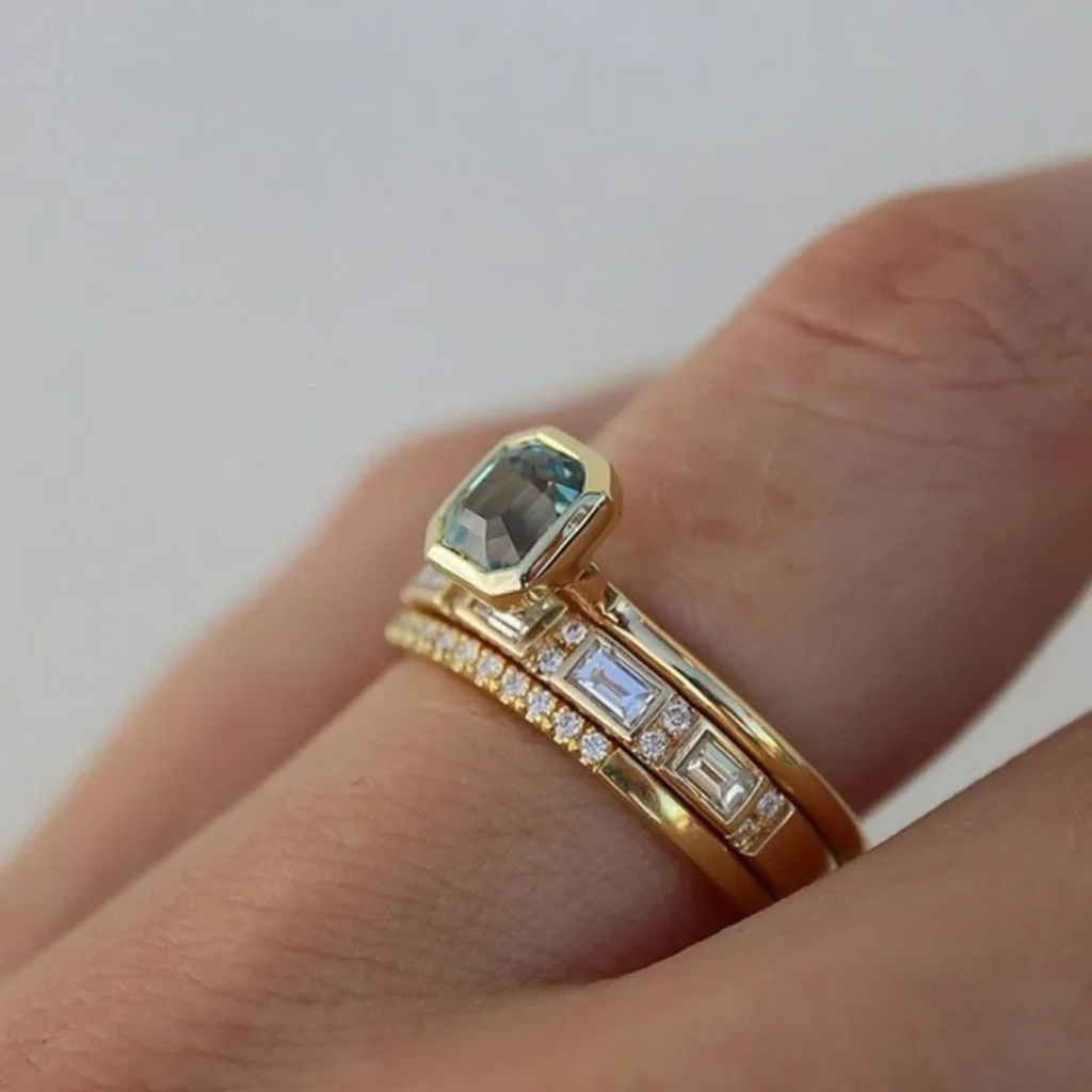 Iris – vintageinspirerat ringset i guldton och blått