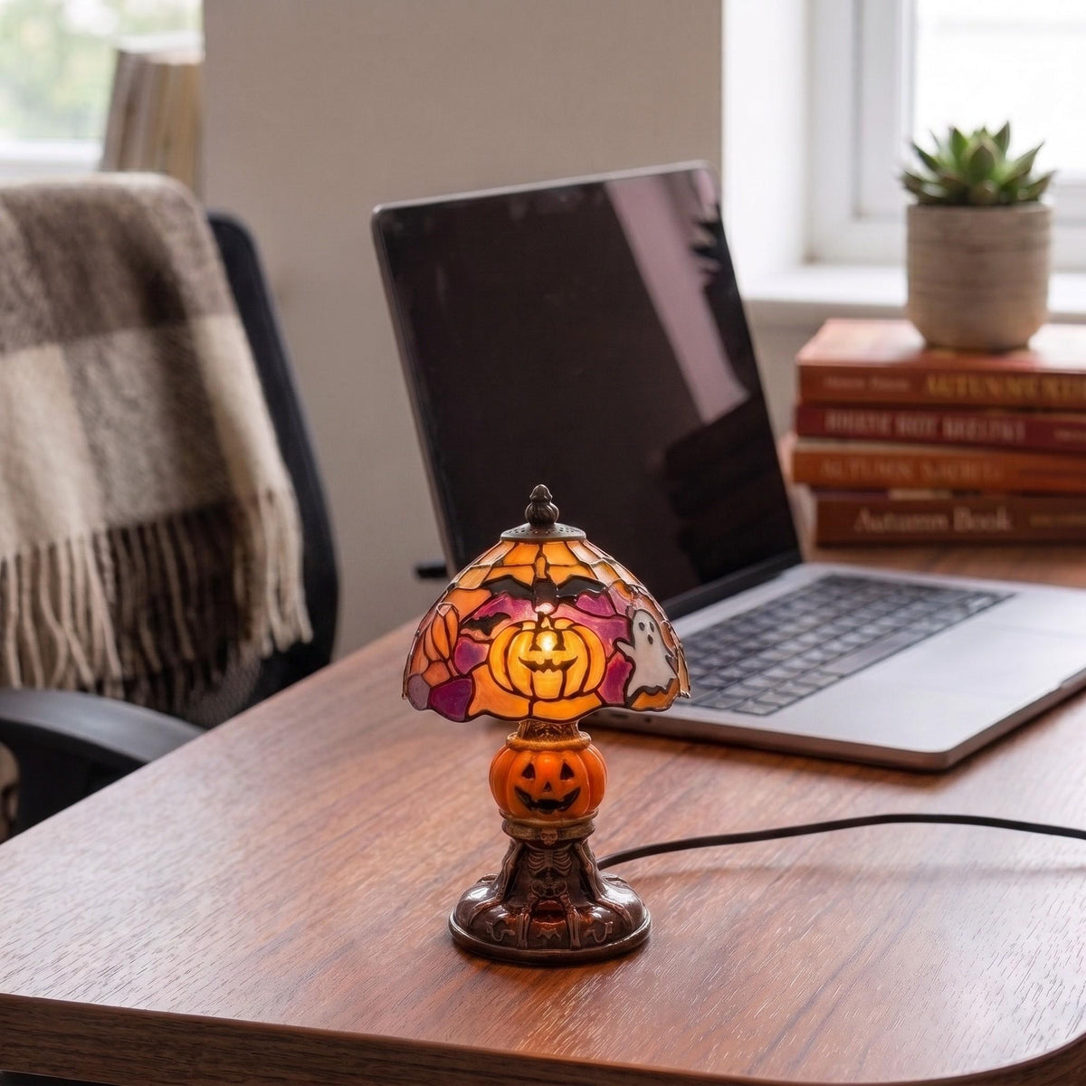 TIFFANY HAUNTED PUMPKIN LAMP