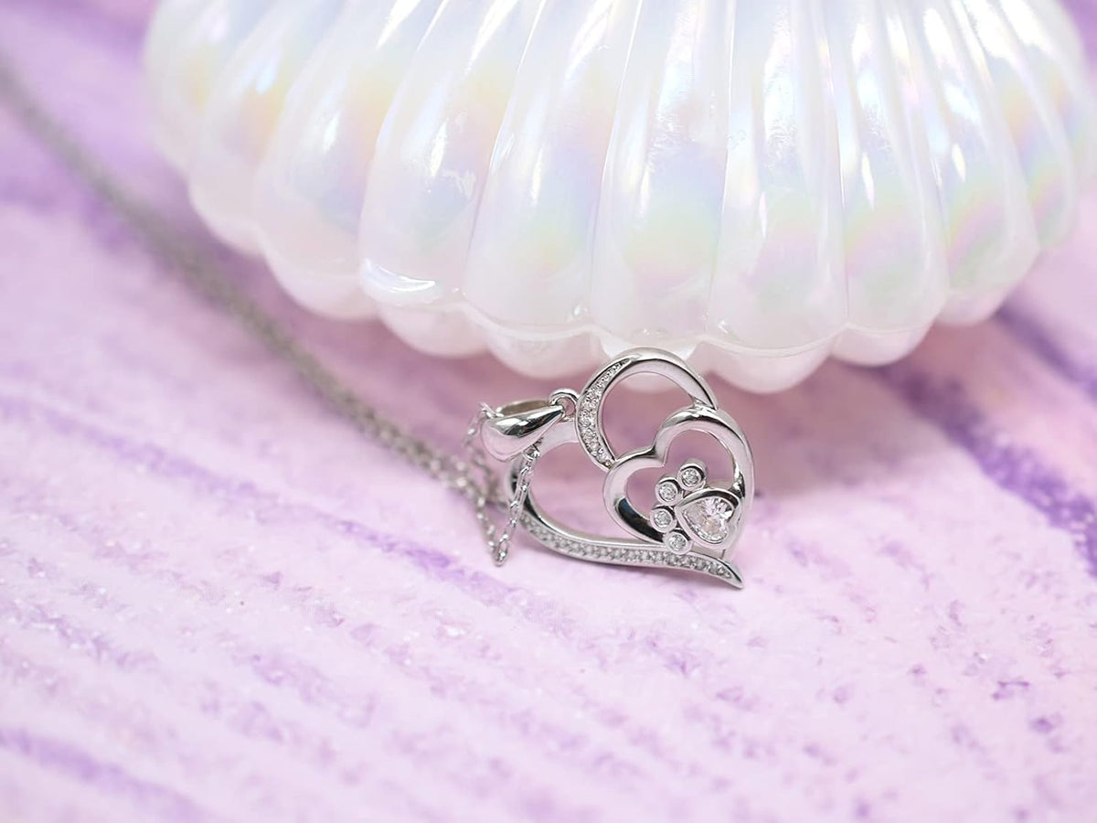 Halsband i sterlingsilver med hjärta, tass och zirkonia