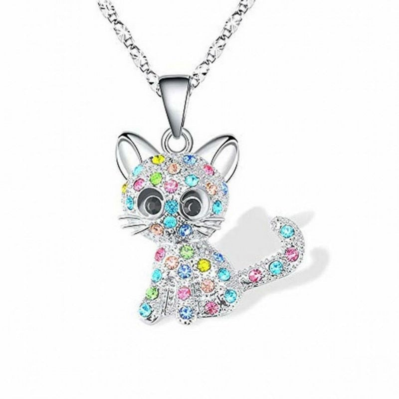 Silverfärgat halsband med kattungar och färgglad zirkonia
