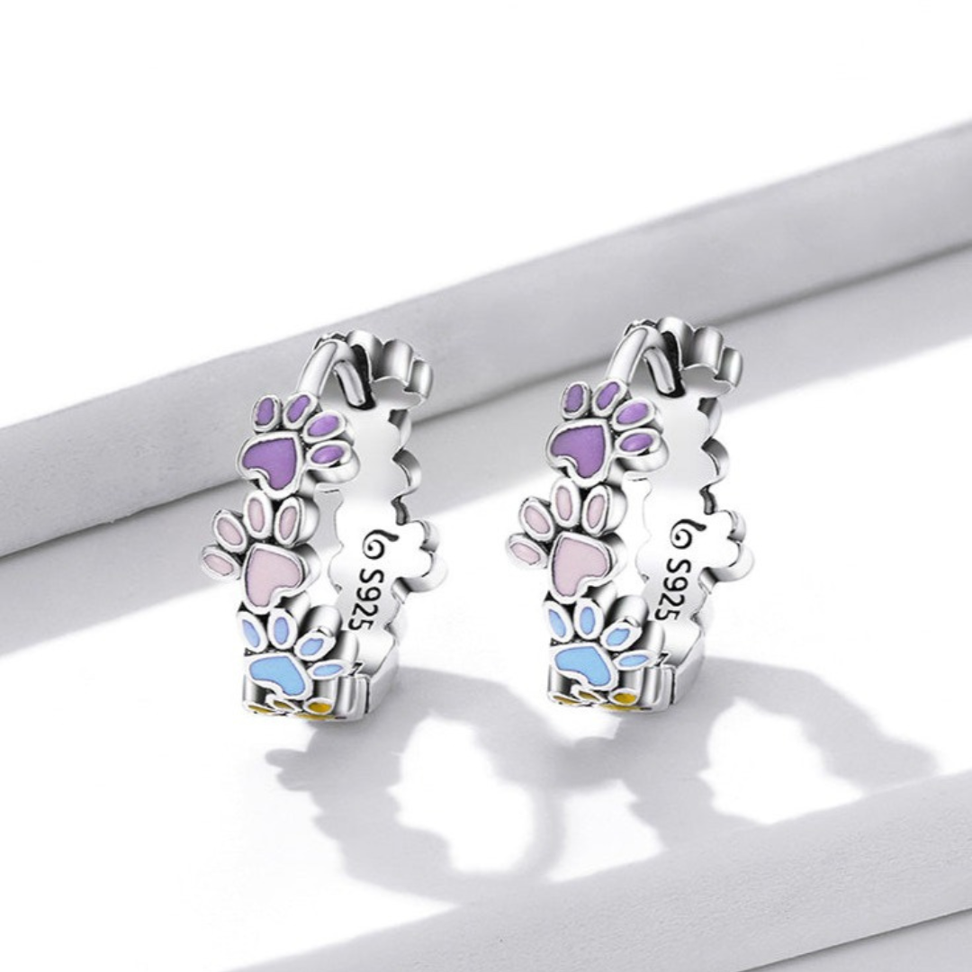 Färgglada tassörhängen i sterlingsilver