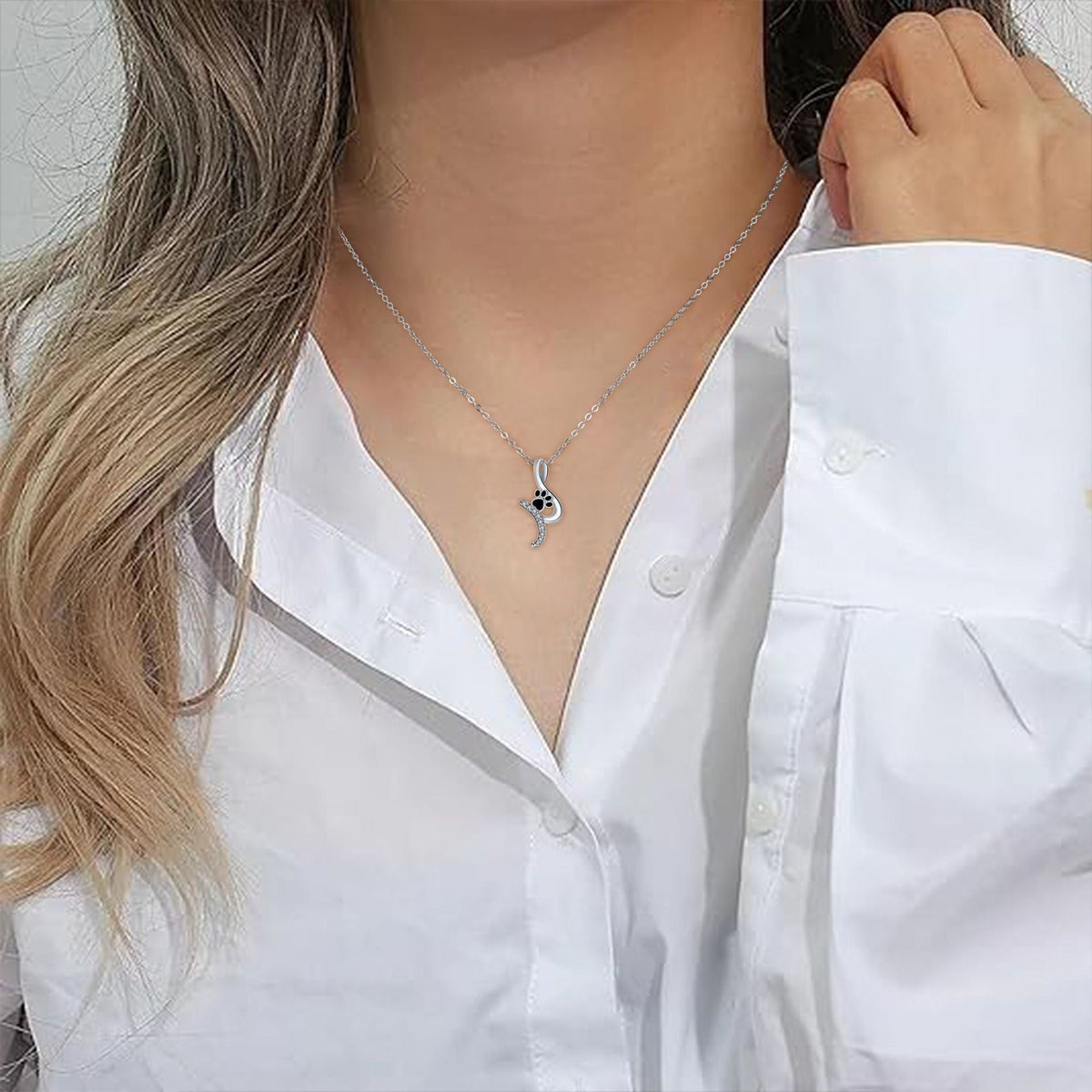 Halsband med tassberlock – trogen vän