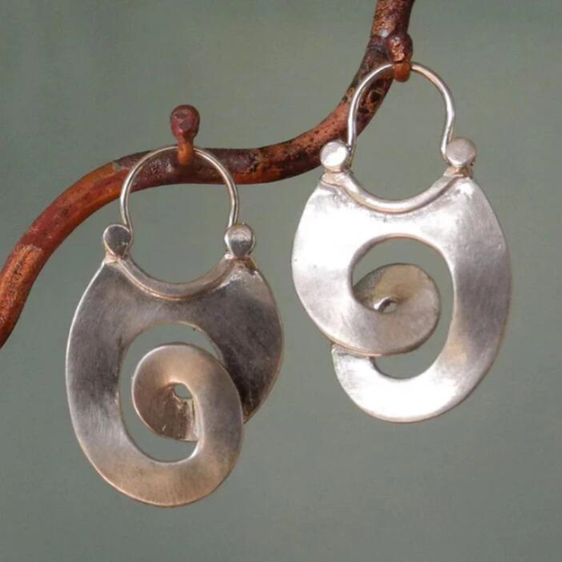 Vintageörhängen med silverspiral