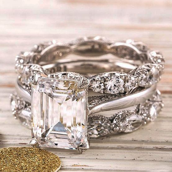 Vintageinspirerad silverfärgad ring i lagerdesign
