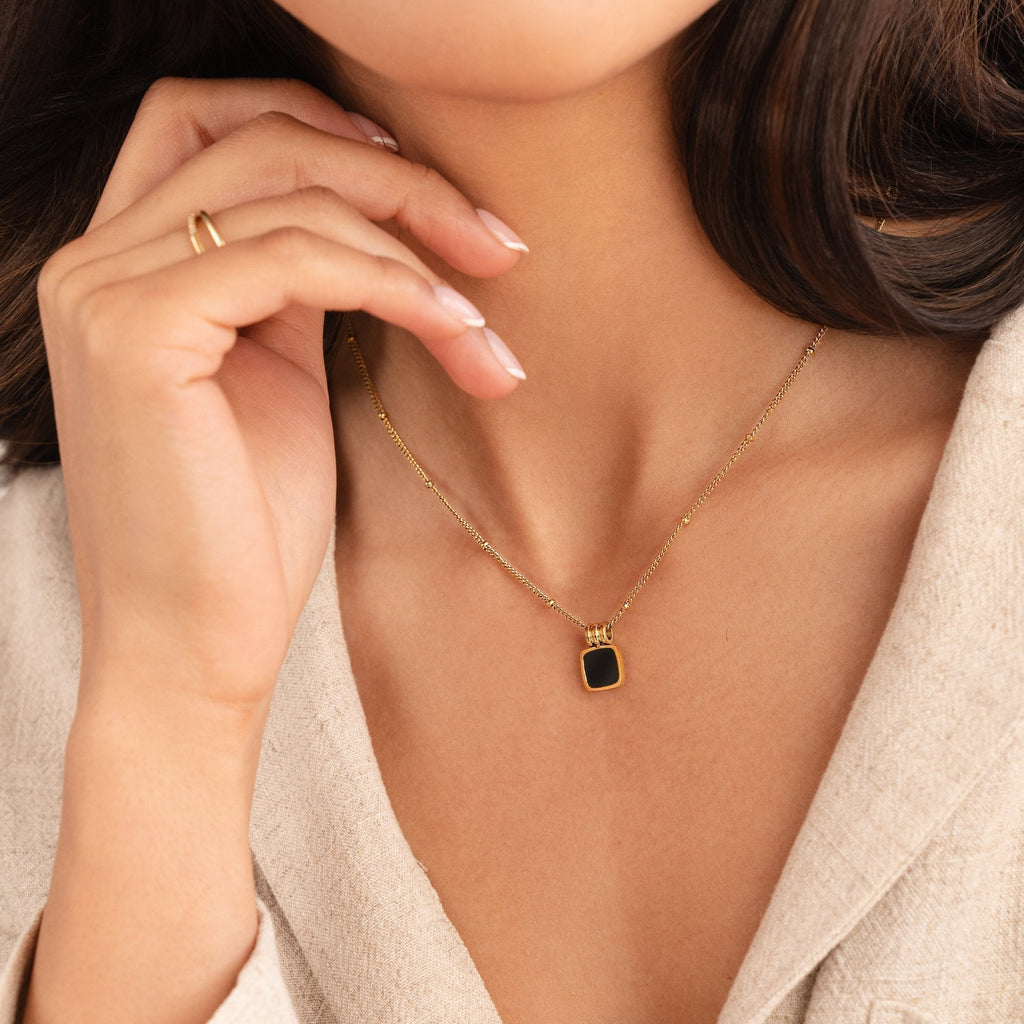 Midnight Chic – elegant halsband