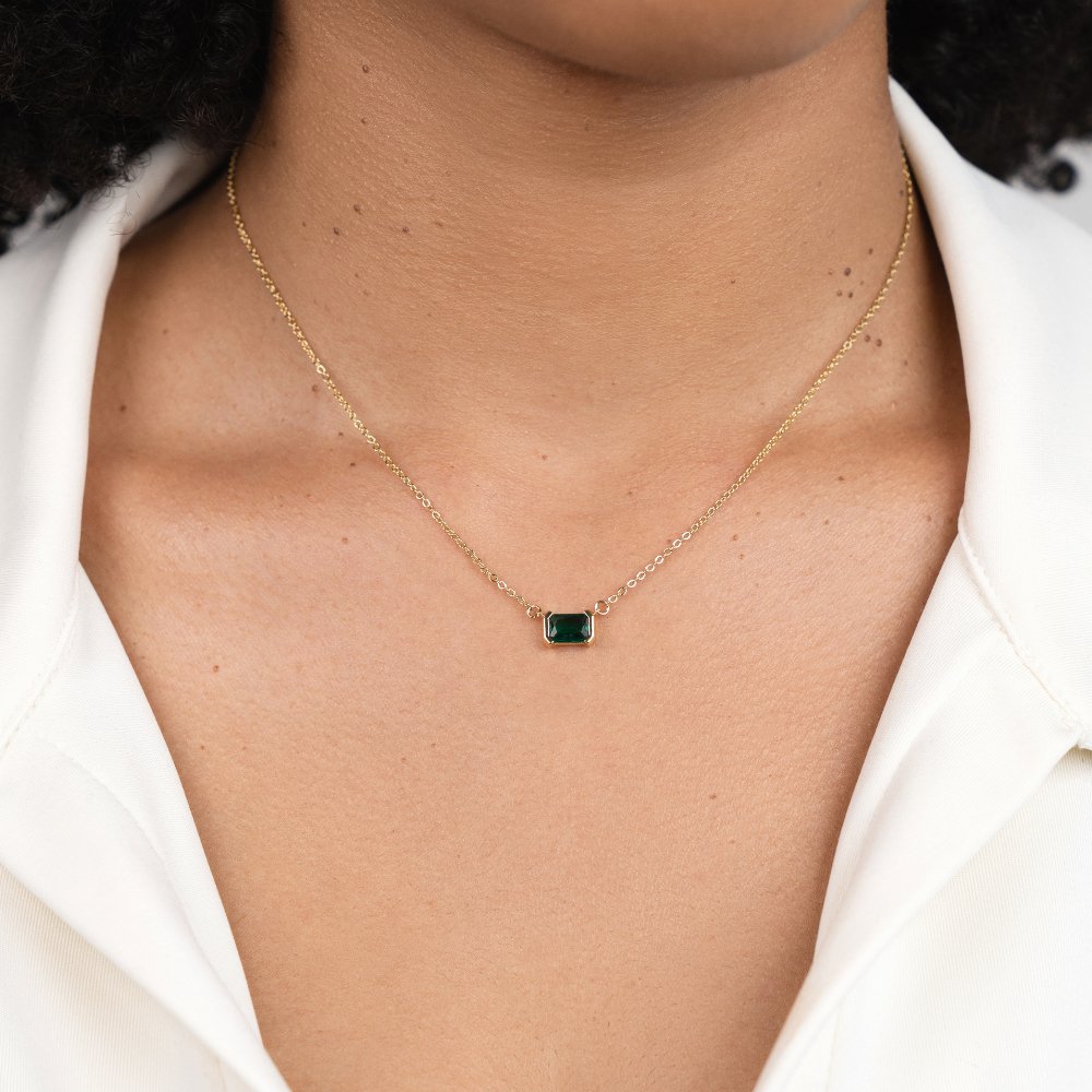 Moni – halsband med grön smaragd
