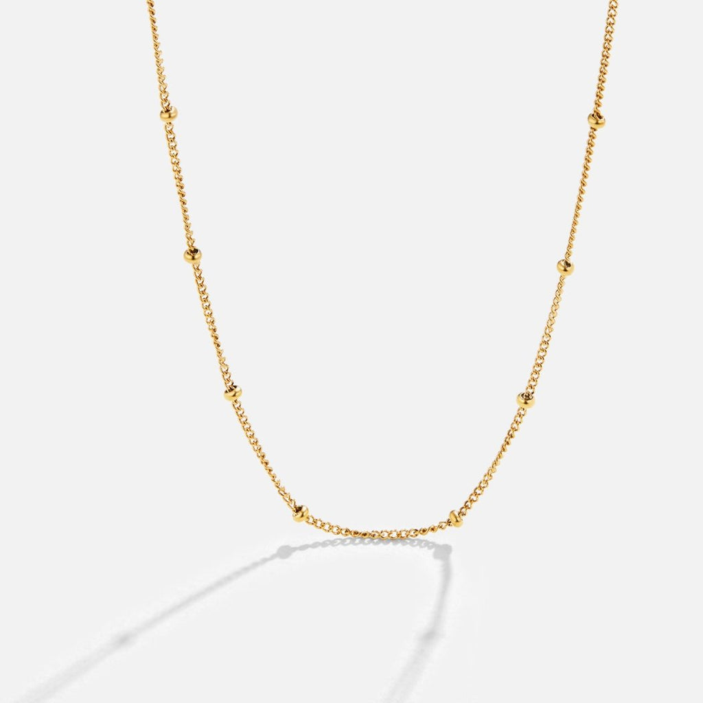 Niyah – elegant guldfärgat halsband