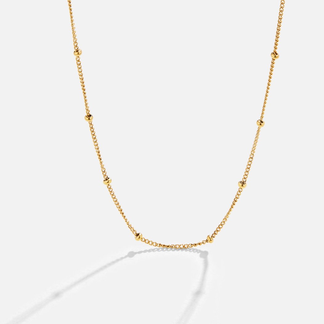 Niyah – elegant guldfärgat halsband